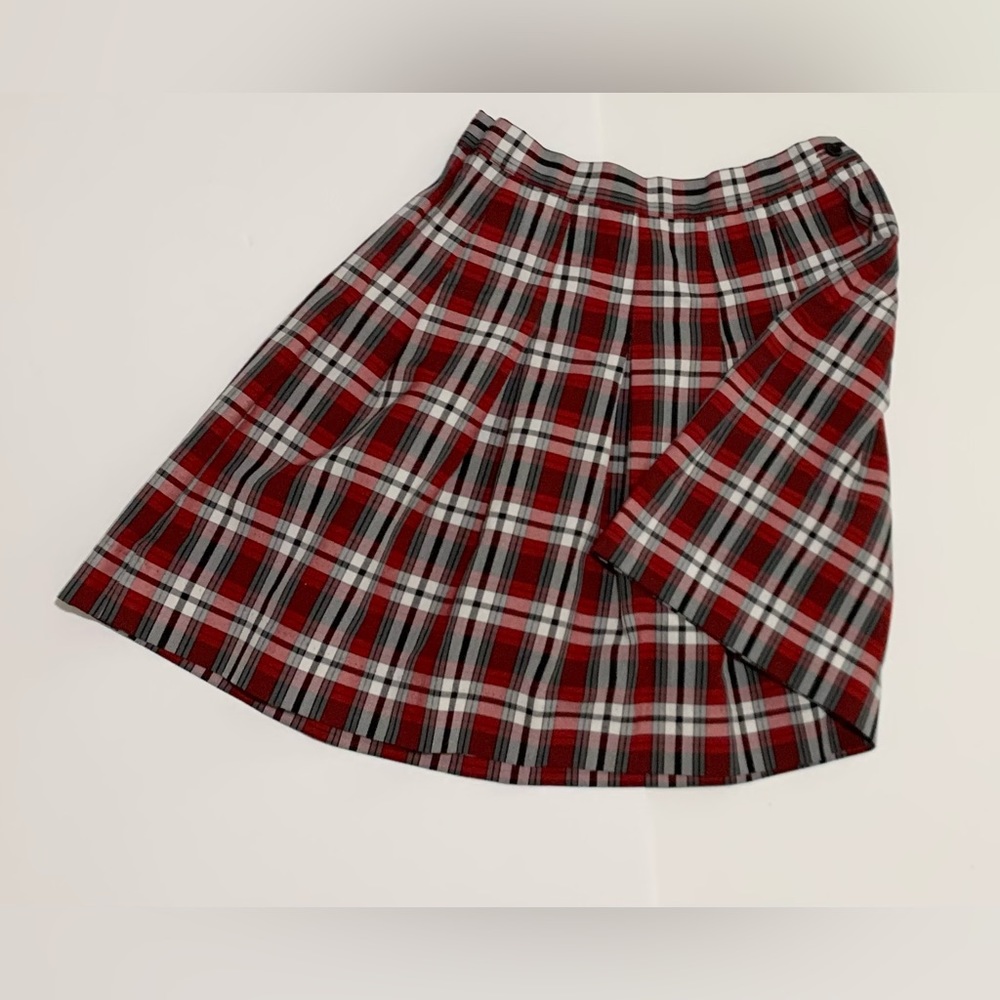 Women’s tartan pleated skirt size 28